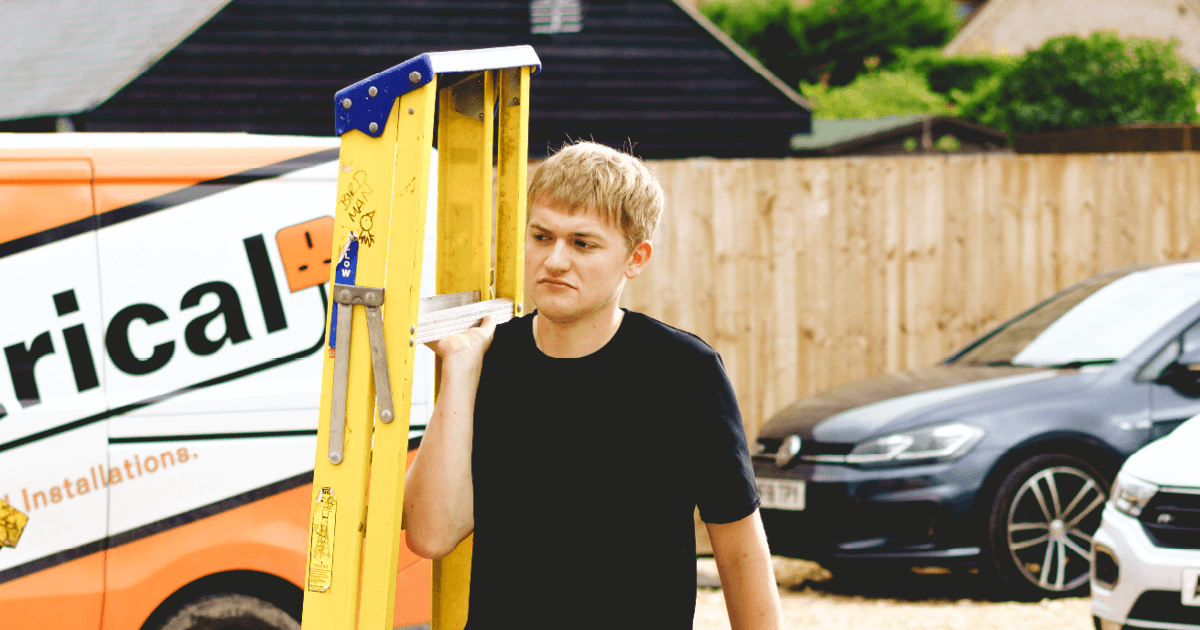 blog_bodyimage_electrical apprentice carrying ladder on site-1